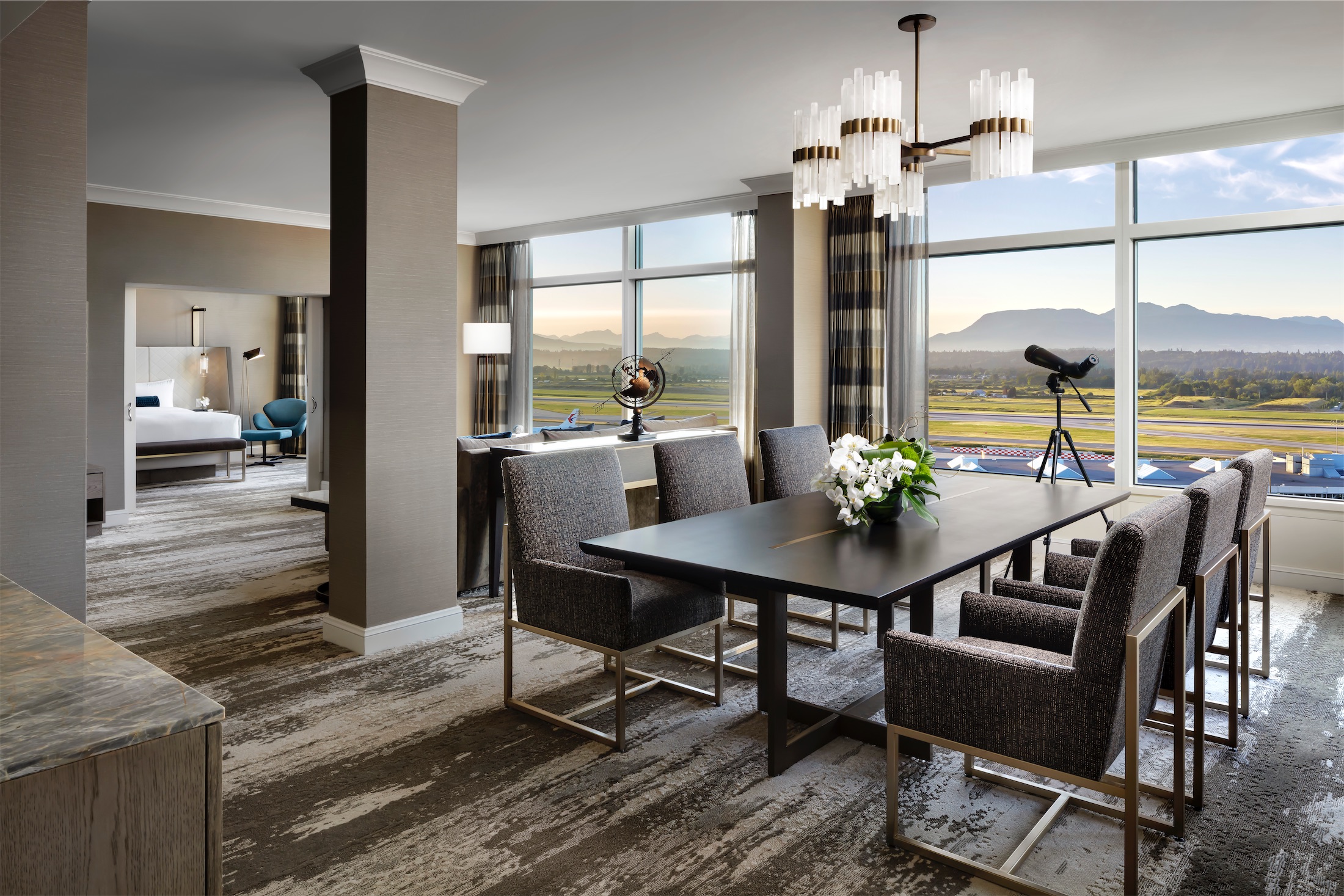 kitchen with rectangle table that seats 6